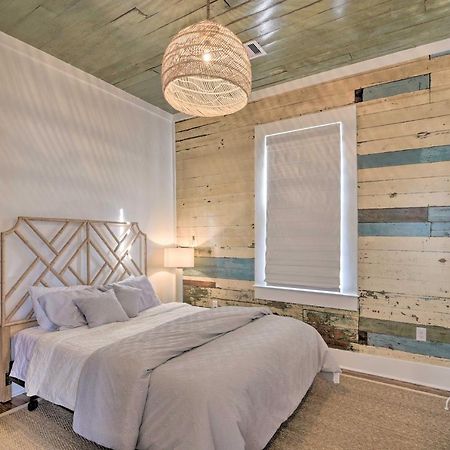 Bright Galveston Cottage Close To Beach And Strand Екстериор снимка