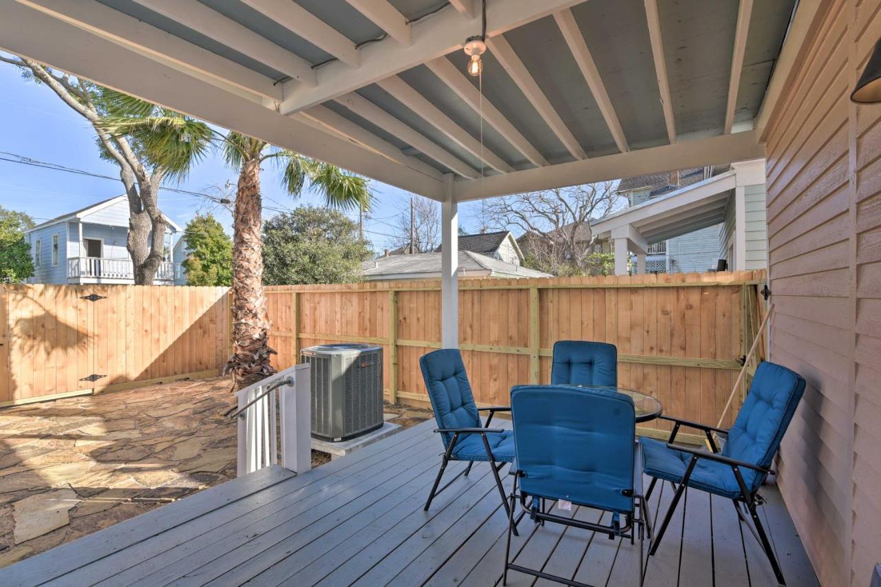 Bright Galveston Cottage Close To Beach And Strand Екстериор снимка