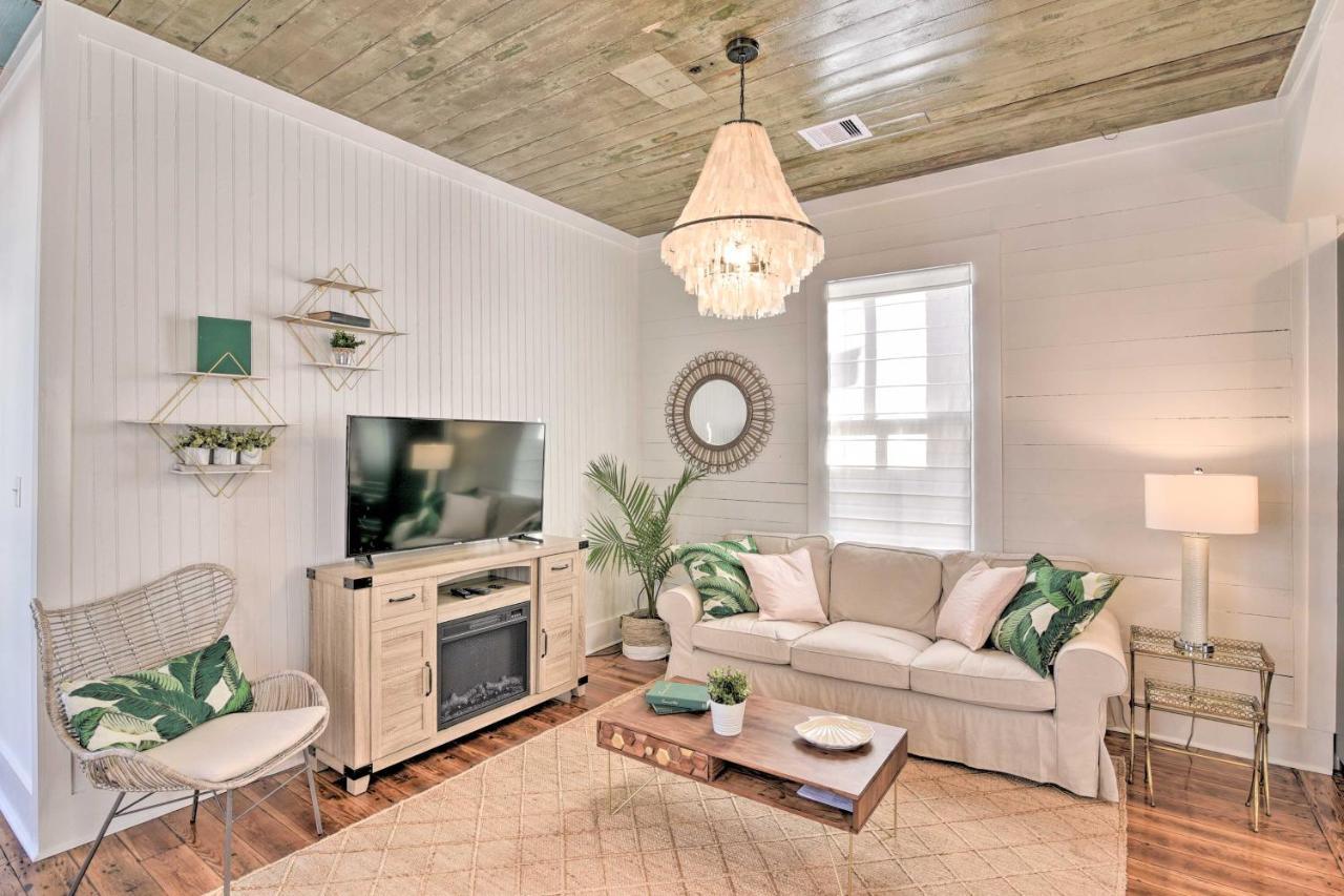 Bright Galveston Cottage Close To Beach And Strand Екстериор снимка