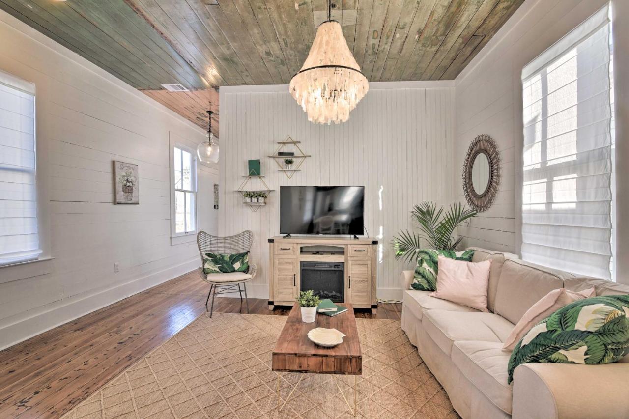 Bright Galveston Cottage Close To Beach And Strand Екстериор снимка