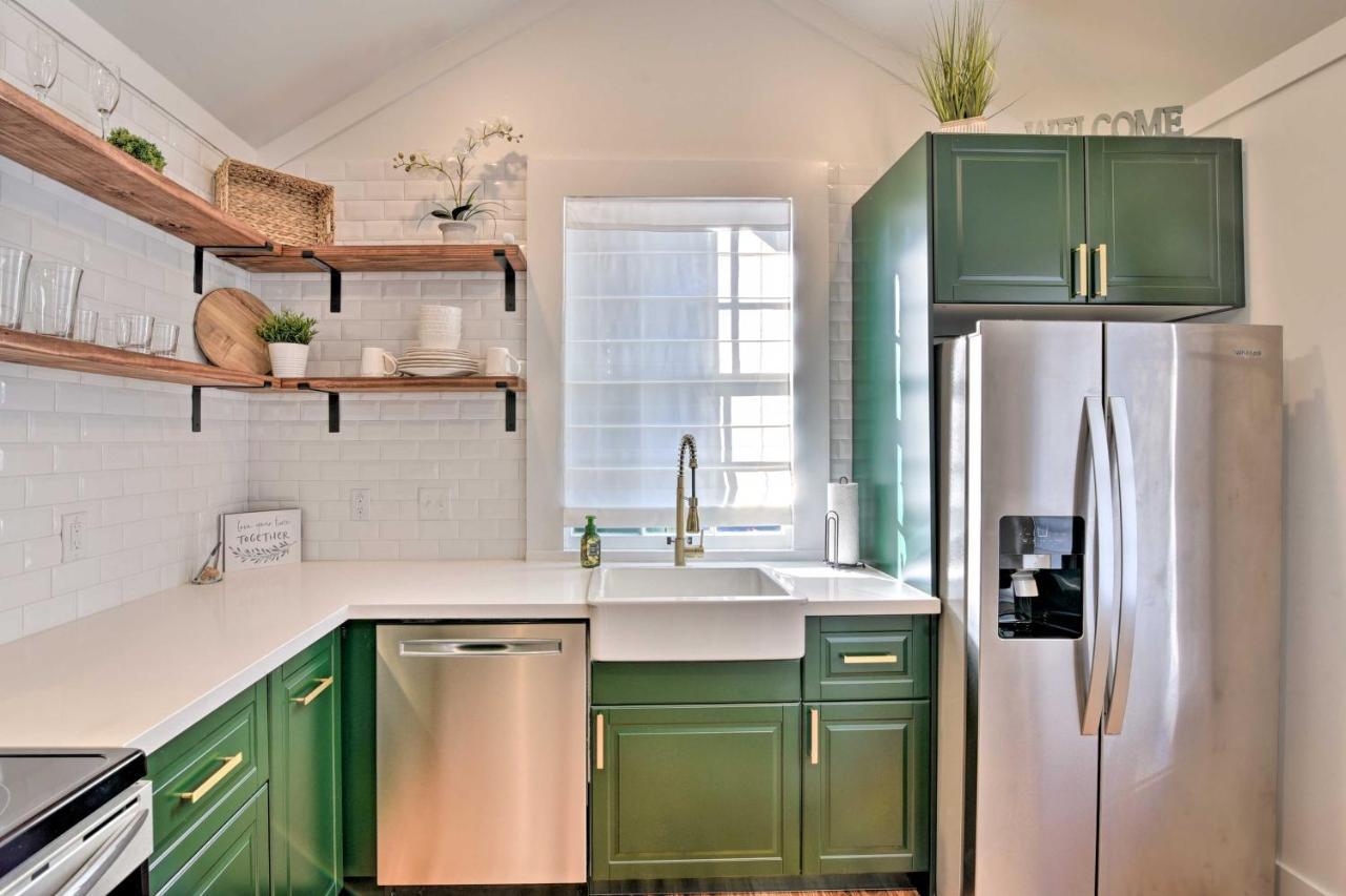 Bright Galveston Cottage Close To Beach And Strand Екстериор снимка