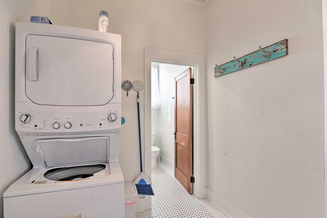 Bright Galveston Cottage Close To Beach And Strand Екстериор снимка