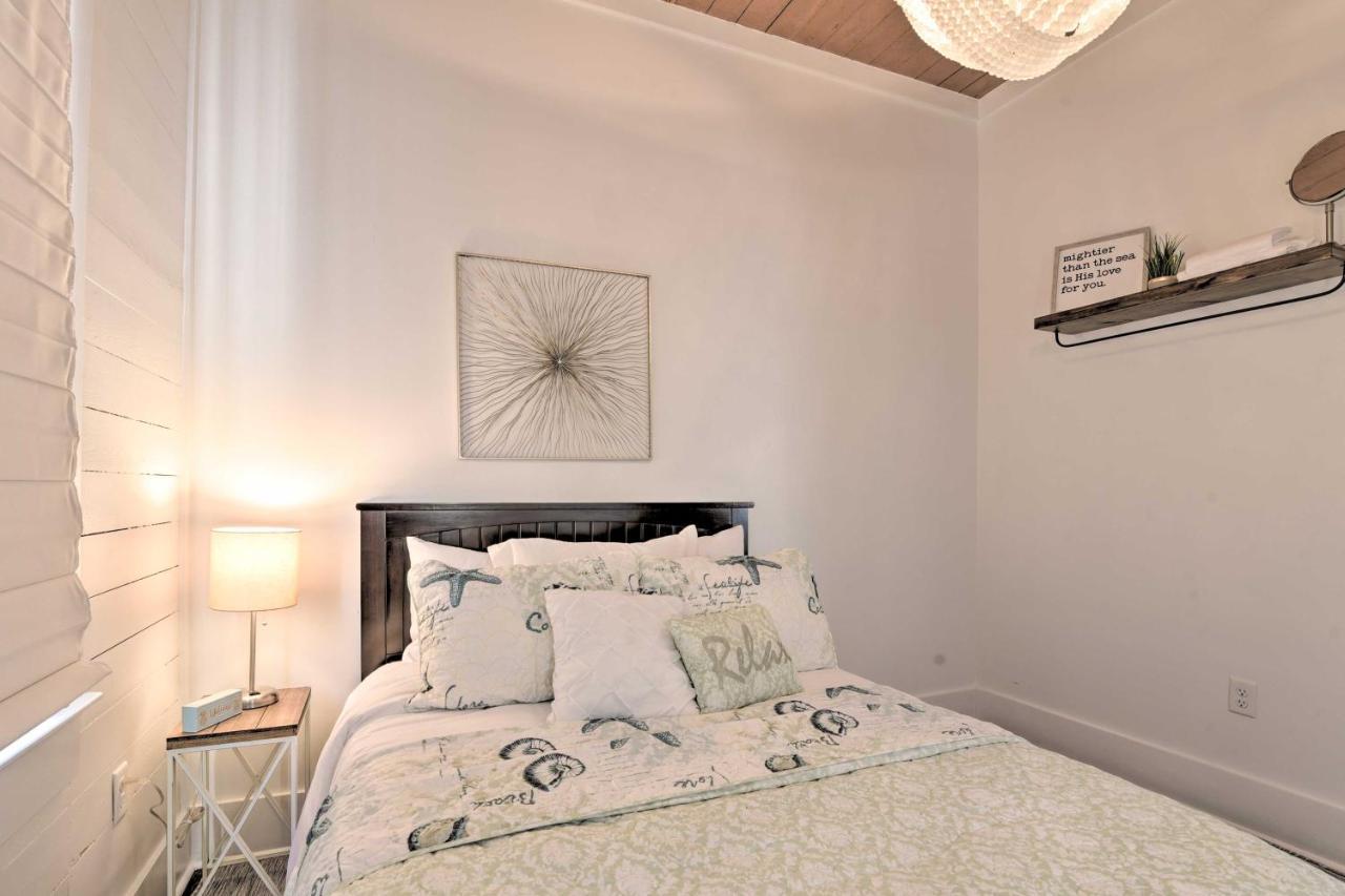 Bright Galveston Cottage Close To Beach And Strand Екстериор снимка