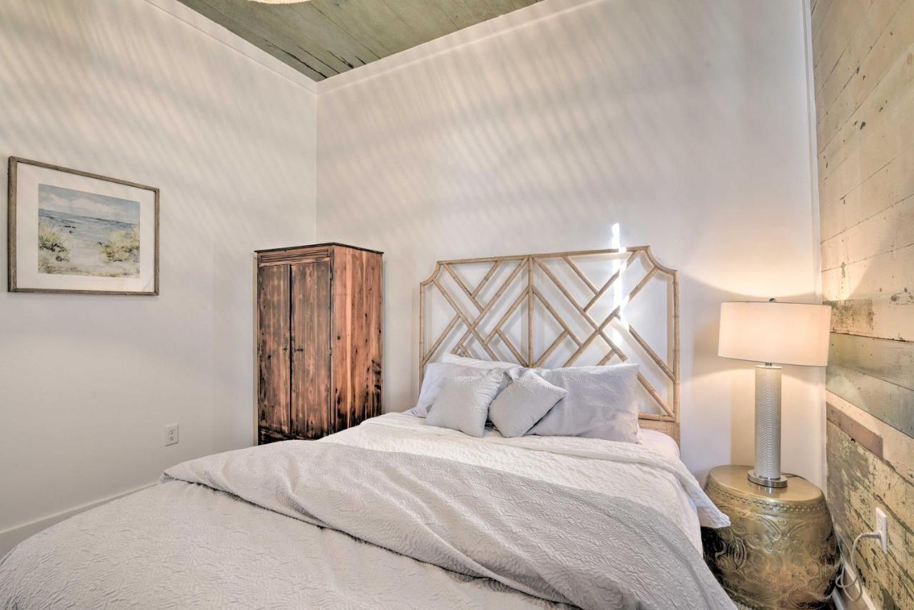 Bright Galveston Cottage Close To Beach And Strand Екстериор снимка